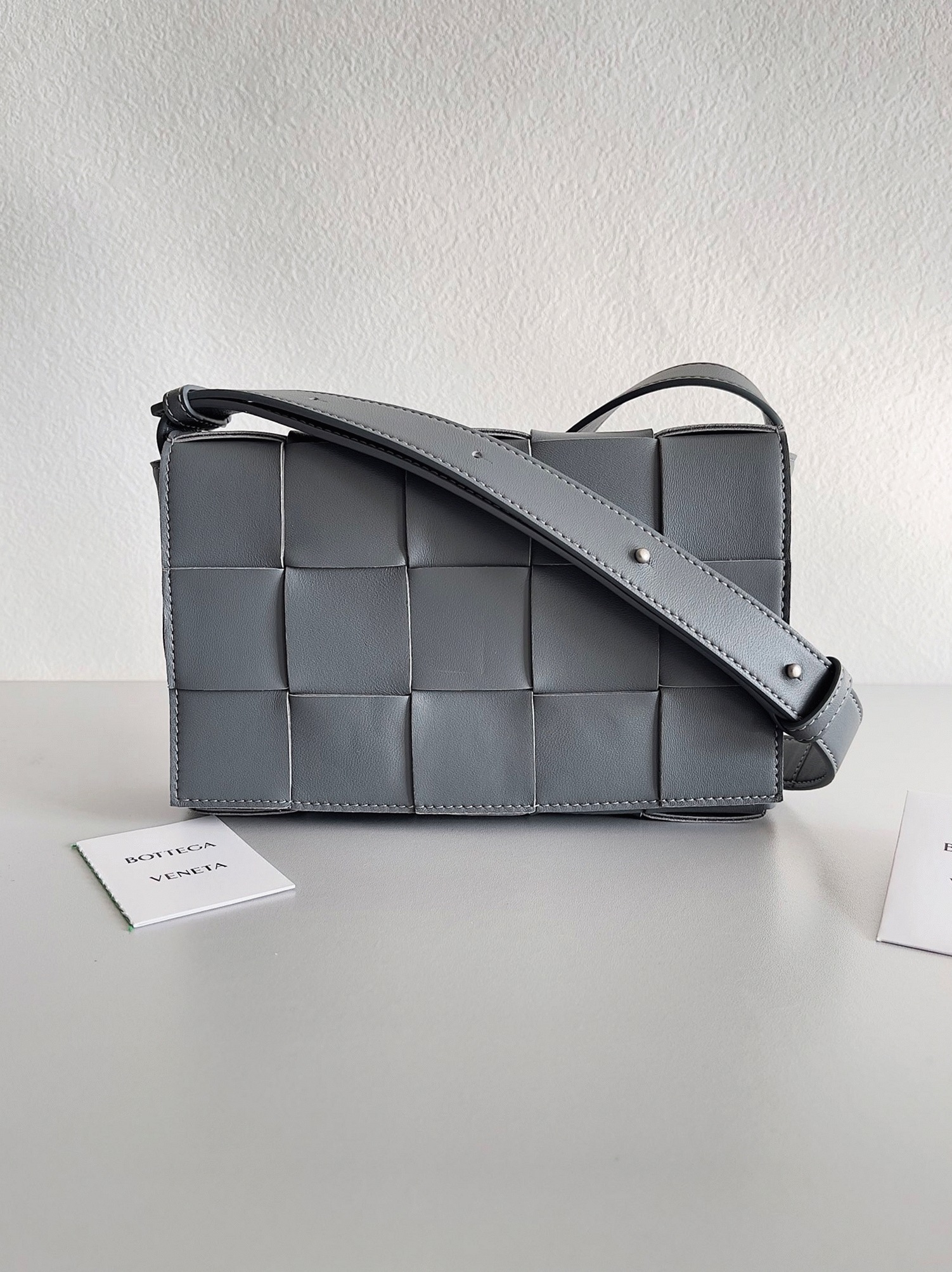 Top Quality Replica B0tt*ga Ven*ta Cassett Bag In Thunder