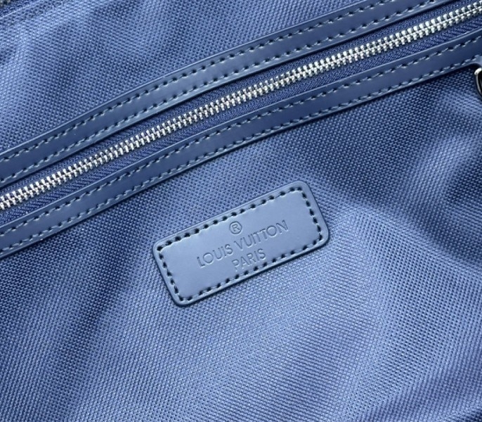 L0vis Vvtt0n Monogram Gradient Canvas Keepall Bandouliere 55 In Navy Blue