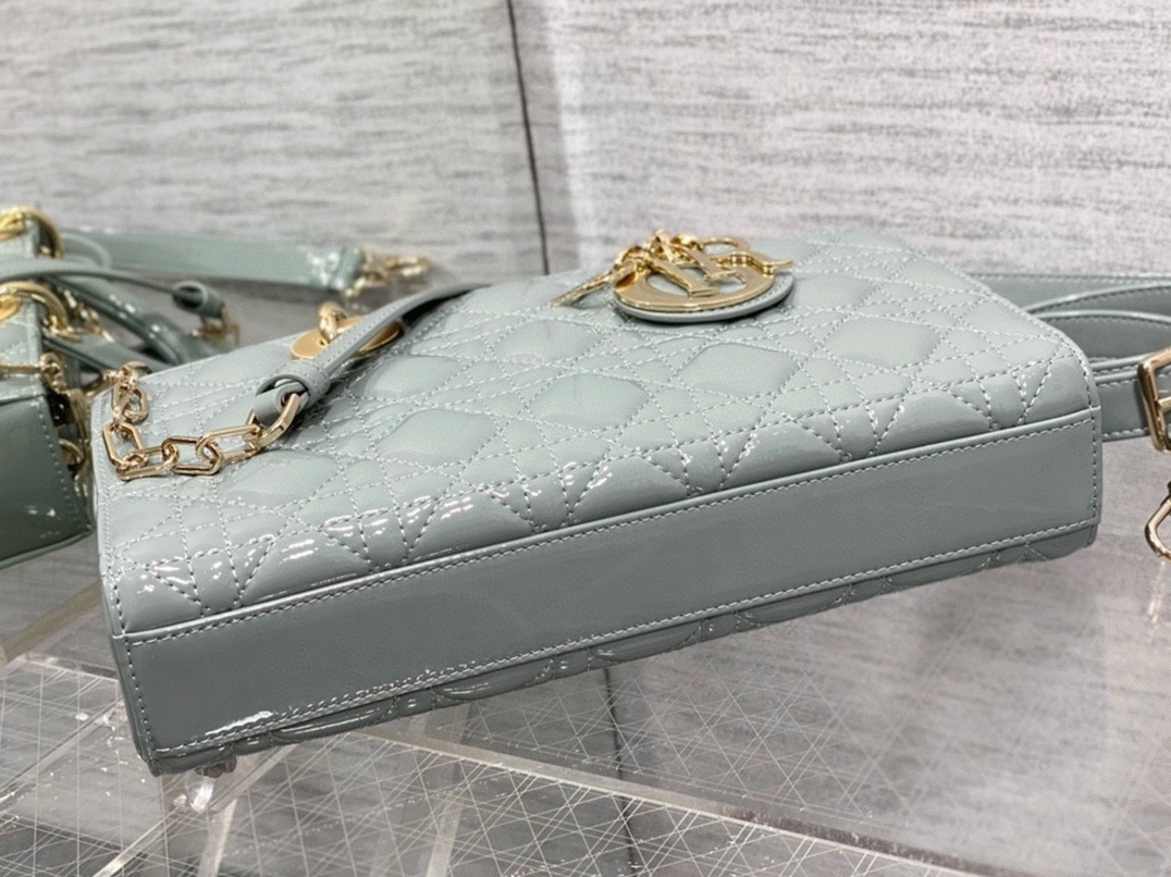 D10r Lady D-Joy Medium Bag Fake in Grey Patent Cannage Calfskin