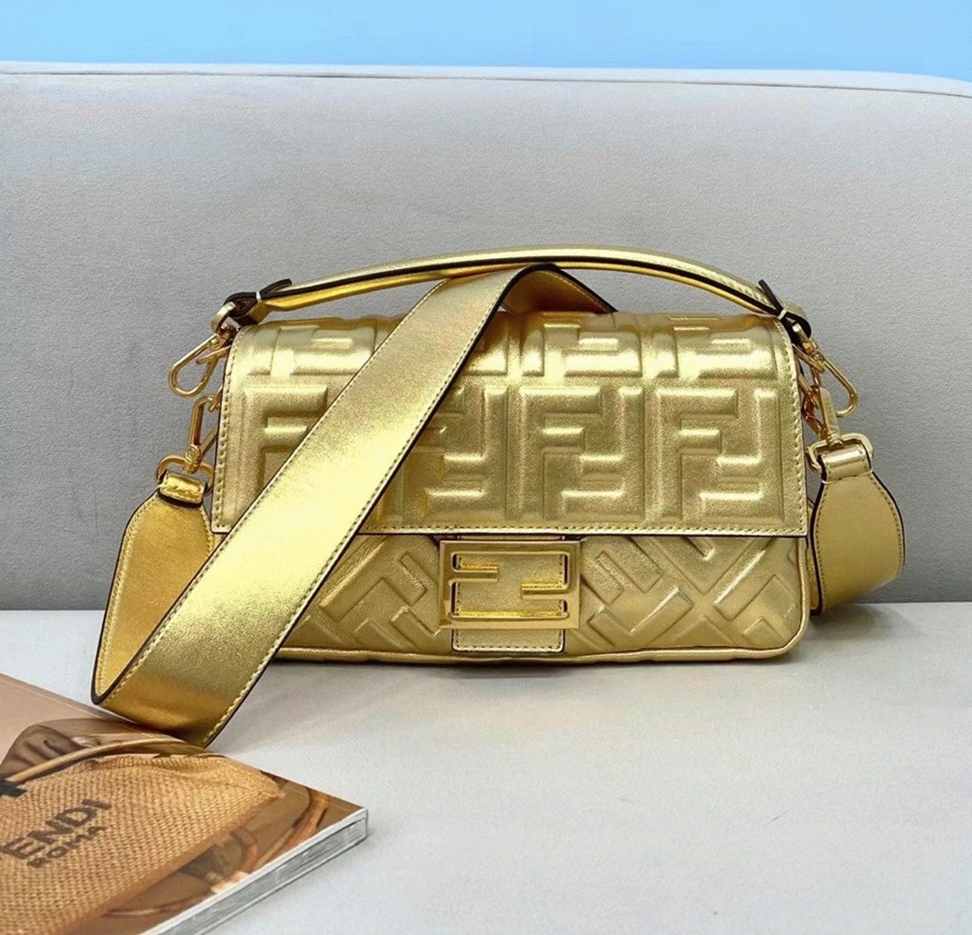 Top Quality Replica F**di Medium Baguette Bag In Gold FF