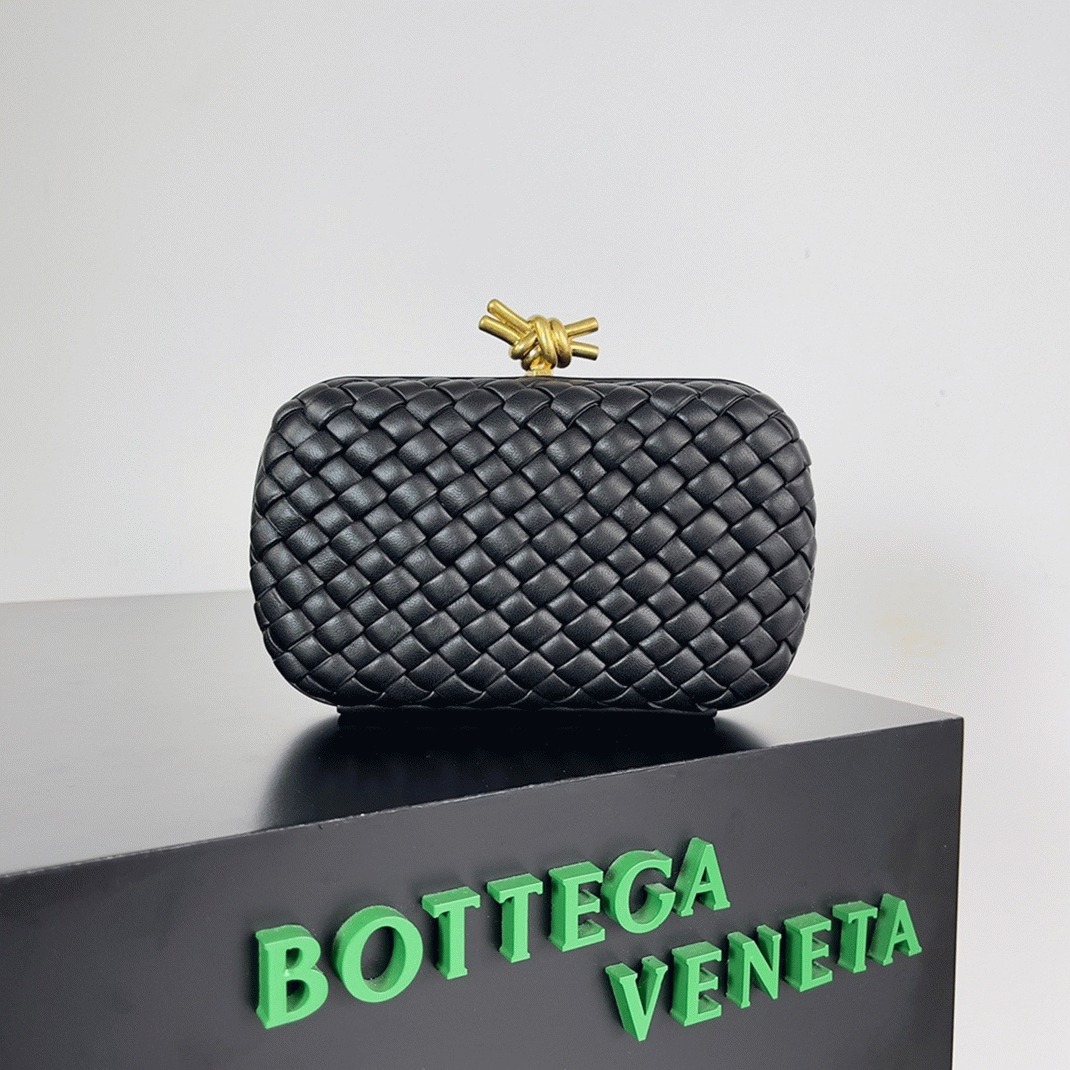 Fake B0tt*ga Ven*ta Knot Minaudiere Clutch Black