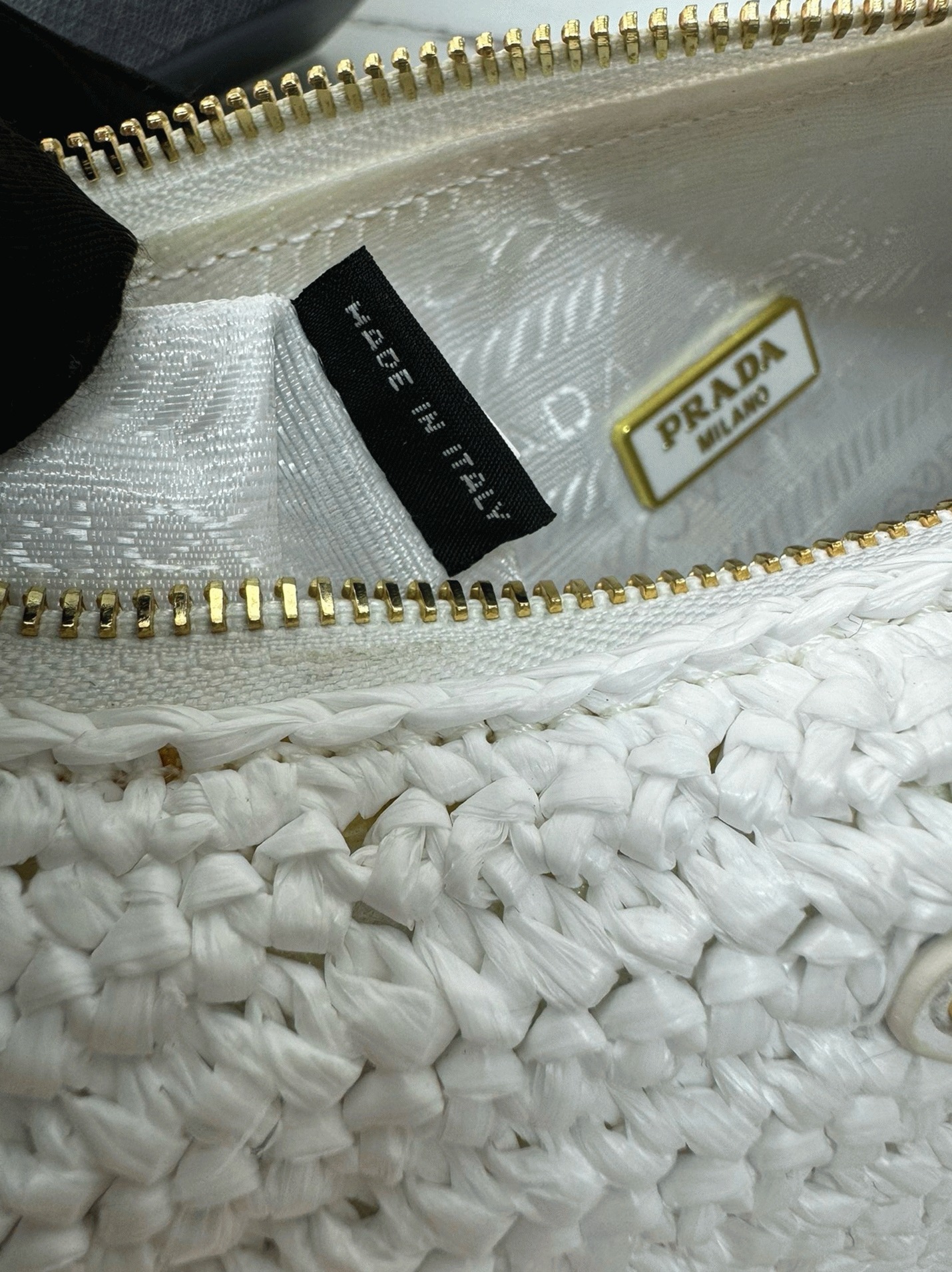 Pra*a Re-Edition Crochet Bag Fake in White