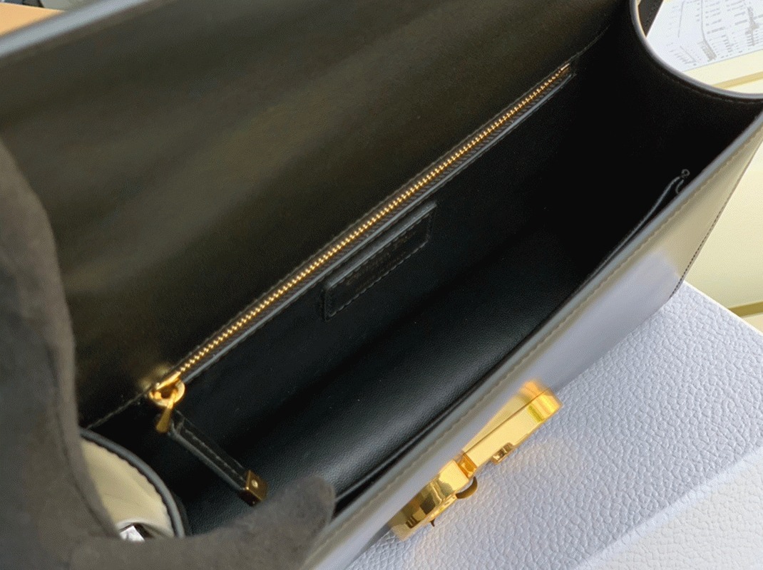 D10r 30 Montaigne Medium Bag Replica in Black Box Calfskin