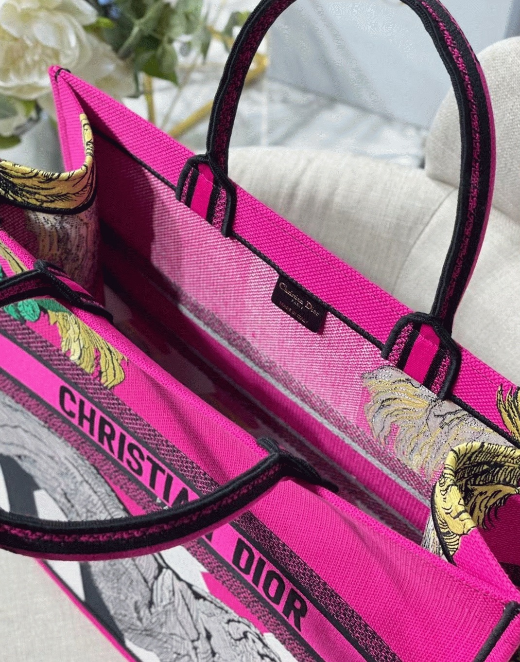 D10r Large Book Tote Bag Imitation in Toile de Jouy Zoom Pop Embroidery