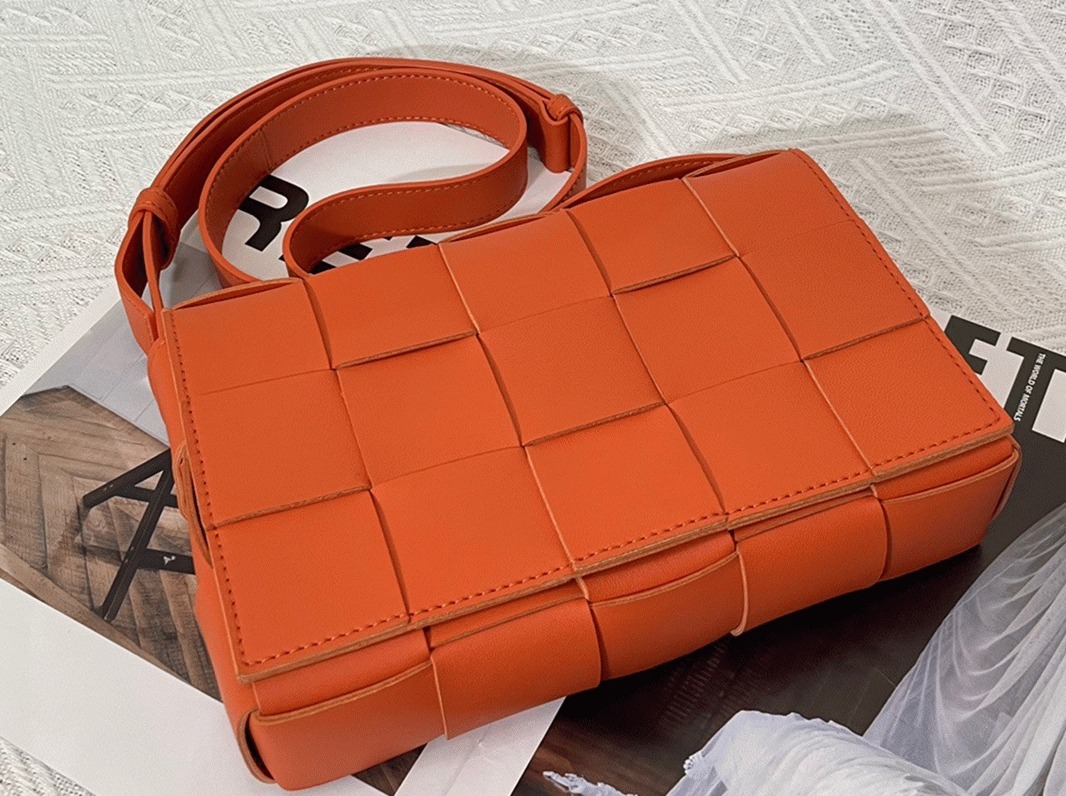 Top Quality Knockoff B0tt*ga Ven*ta Cassette Bag In Orange