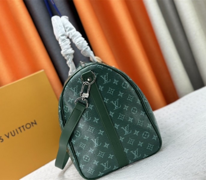 L0vis Vvtt0n Monogram Heritage Canvas Keepall Bandouliere 50 In Green