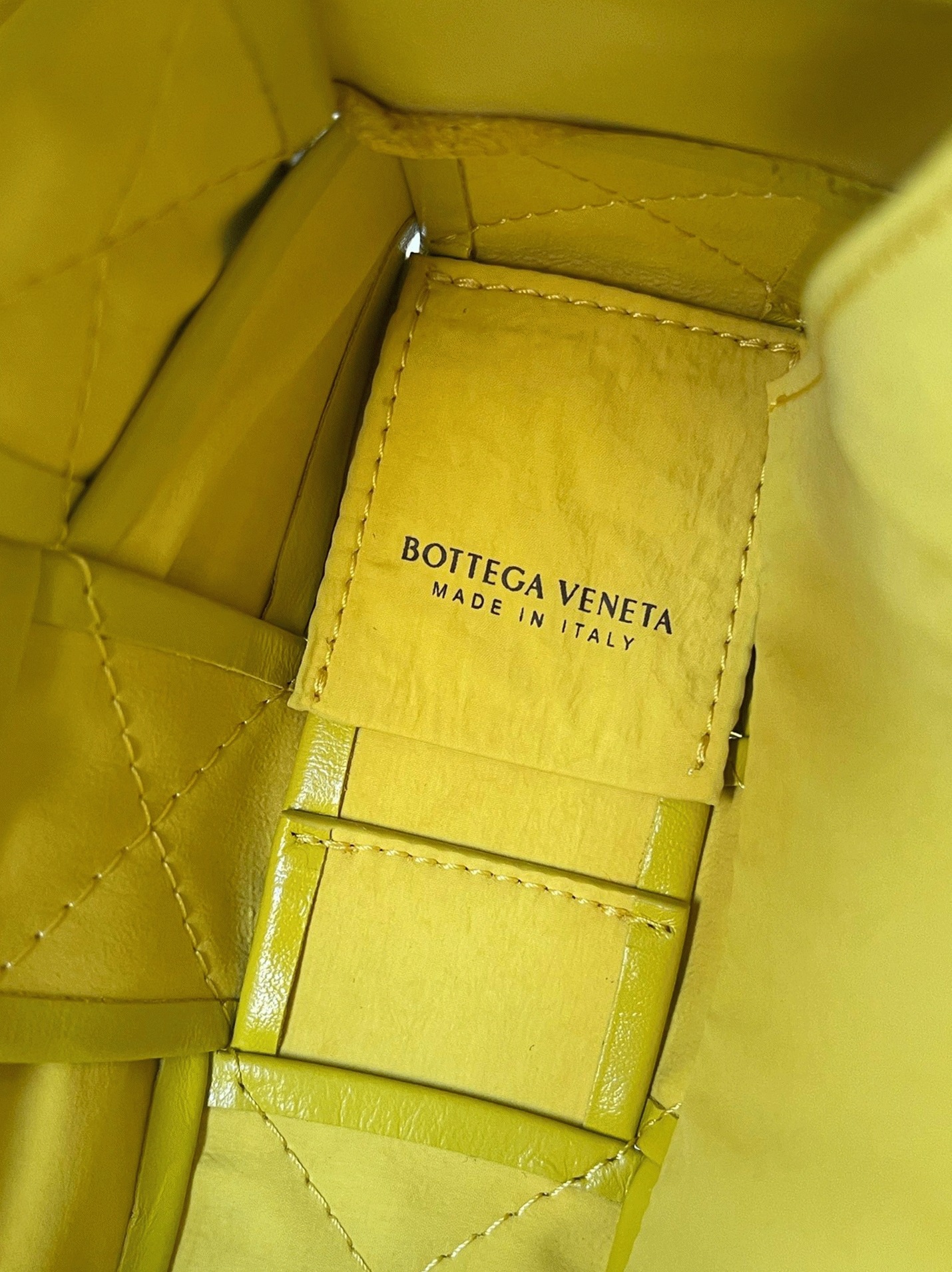 Top Quality Fake B0tt*ga Ven*ta Cassette Bag In Yellow