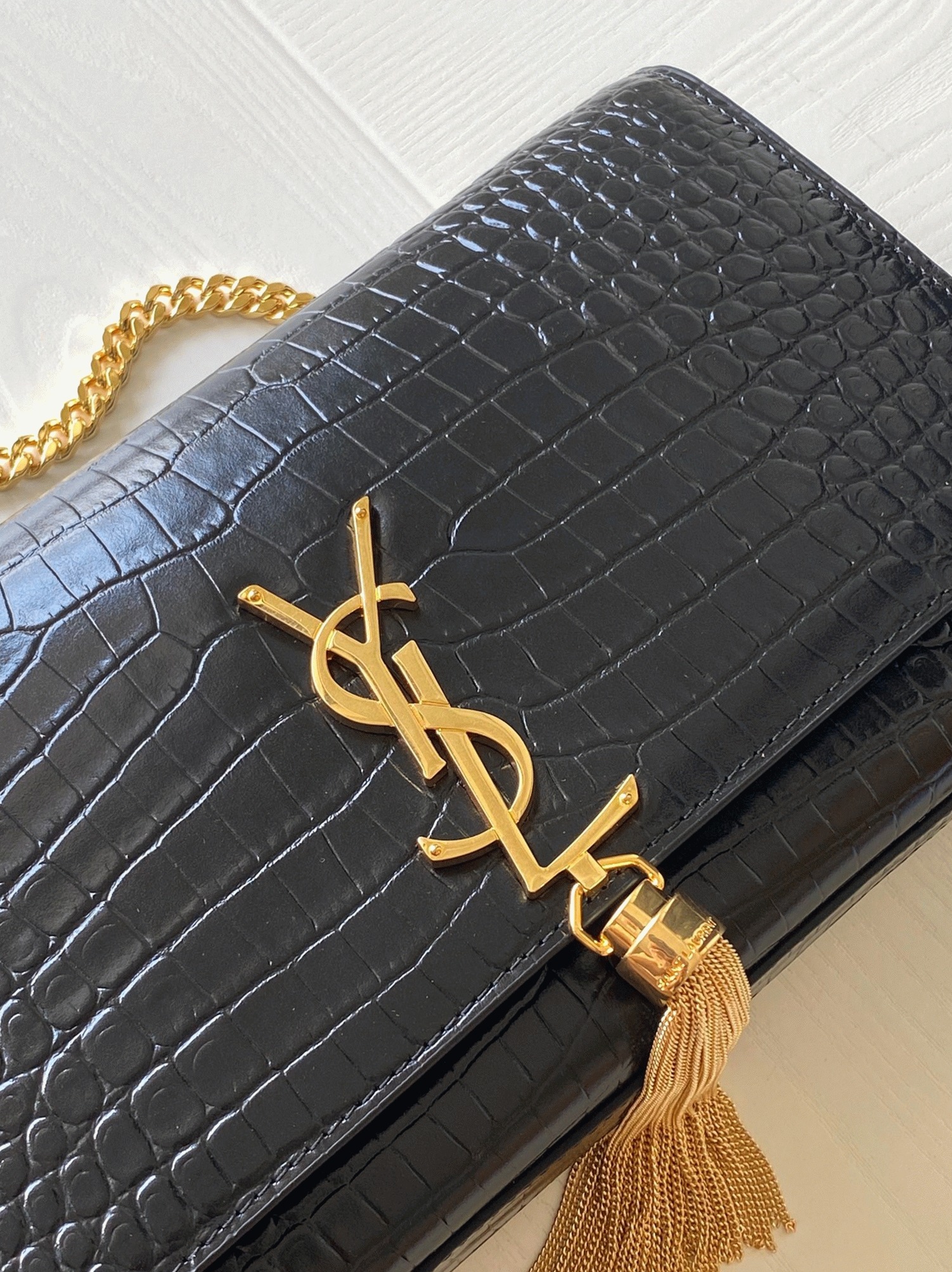 Replica Sa1nt Lau*nt Kate Medium Tassel Bag Black Crocodile-embossed Leather