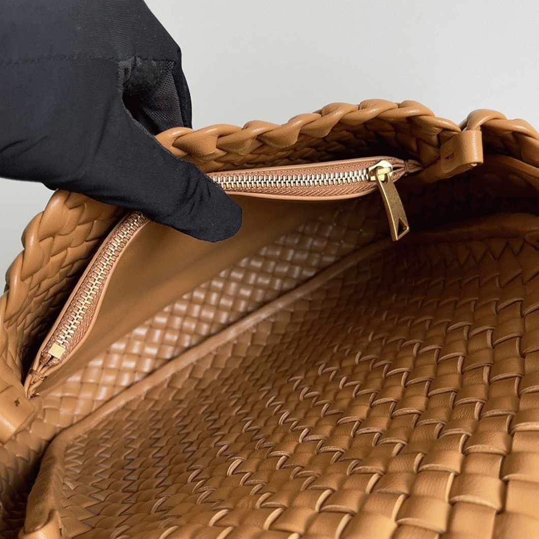 Fake B0tt*ga Ven*ta Cobble Small Bag Caramel
