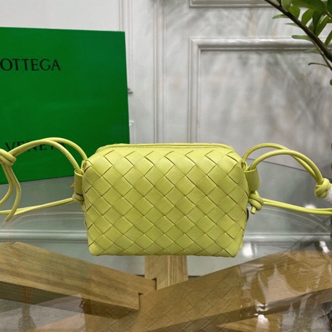 Imitation B0tt*ga Ven*ta Loop Mini Bag Kiwi