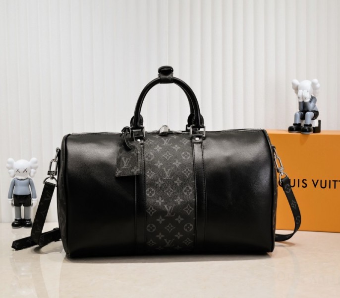L0vis Vvtt0n Taiga Leather Keepall Bandouliere 50 Travel Bag In Black