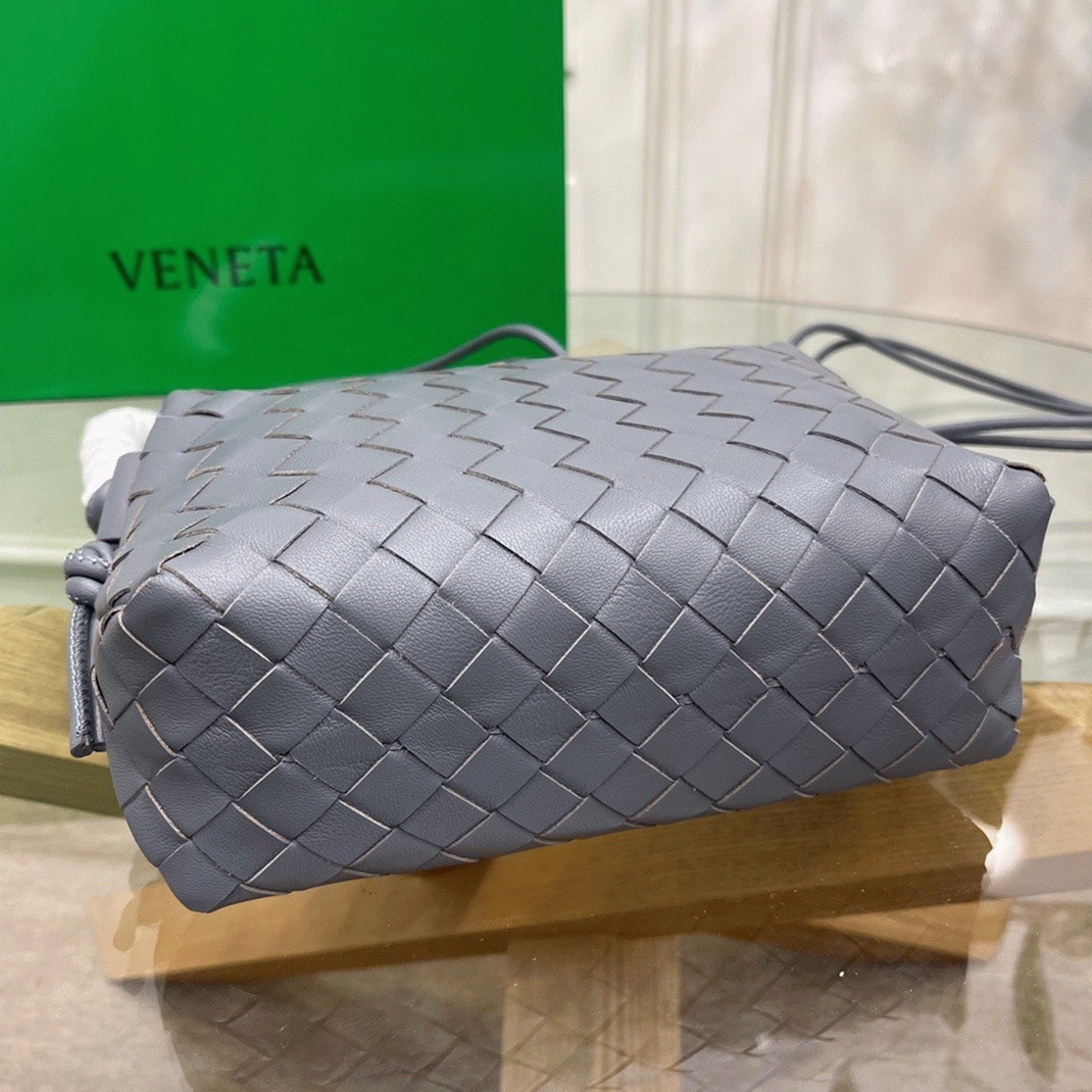 Fake B0tt*ga Ven*ta Loop Small Bag Grey