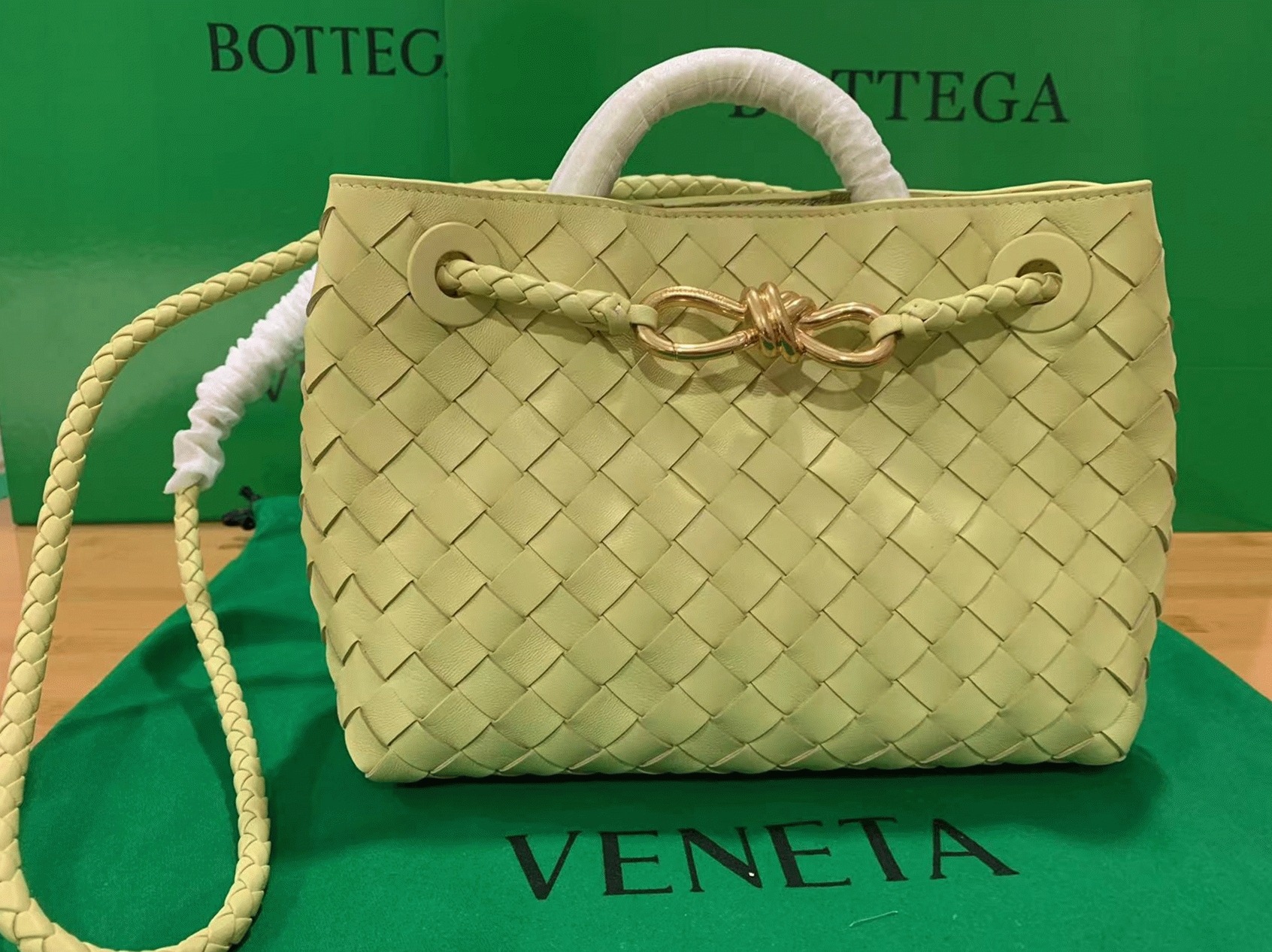 Replica B0tt*ga Ven*ta Small Andiamo Bag Ice Cream