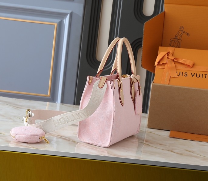 monogram De*1m onthego pm in washed pink