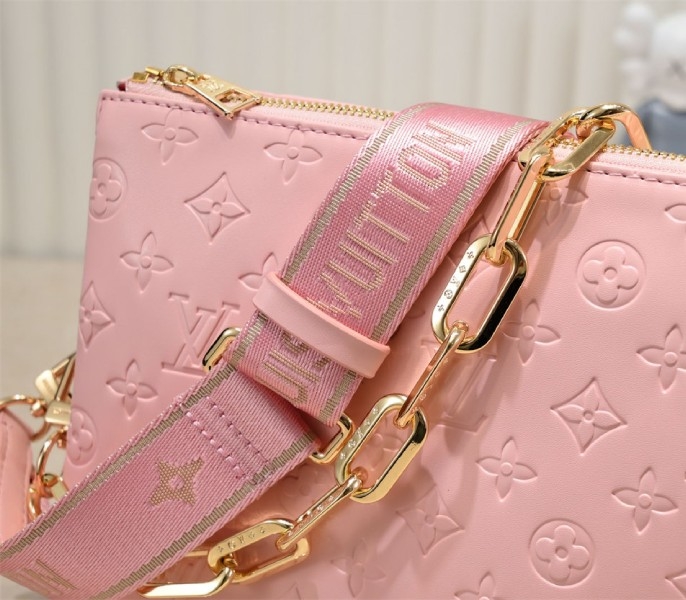 L0vis Vvtt0n Coussin PM Bag In Light Pink With Jacquard Strap