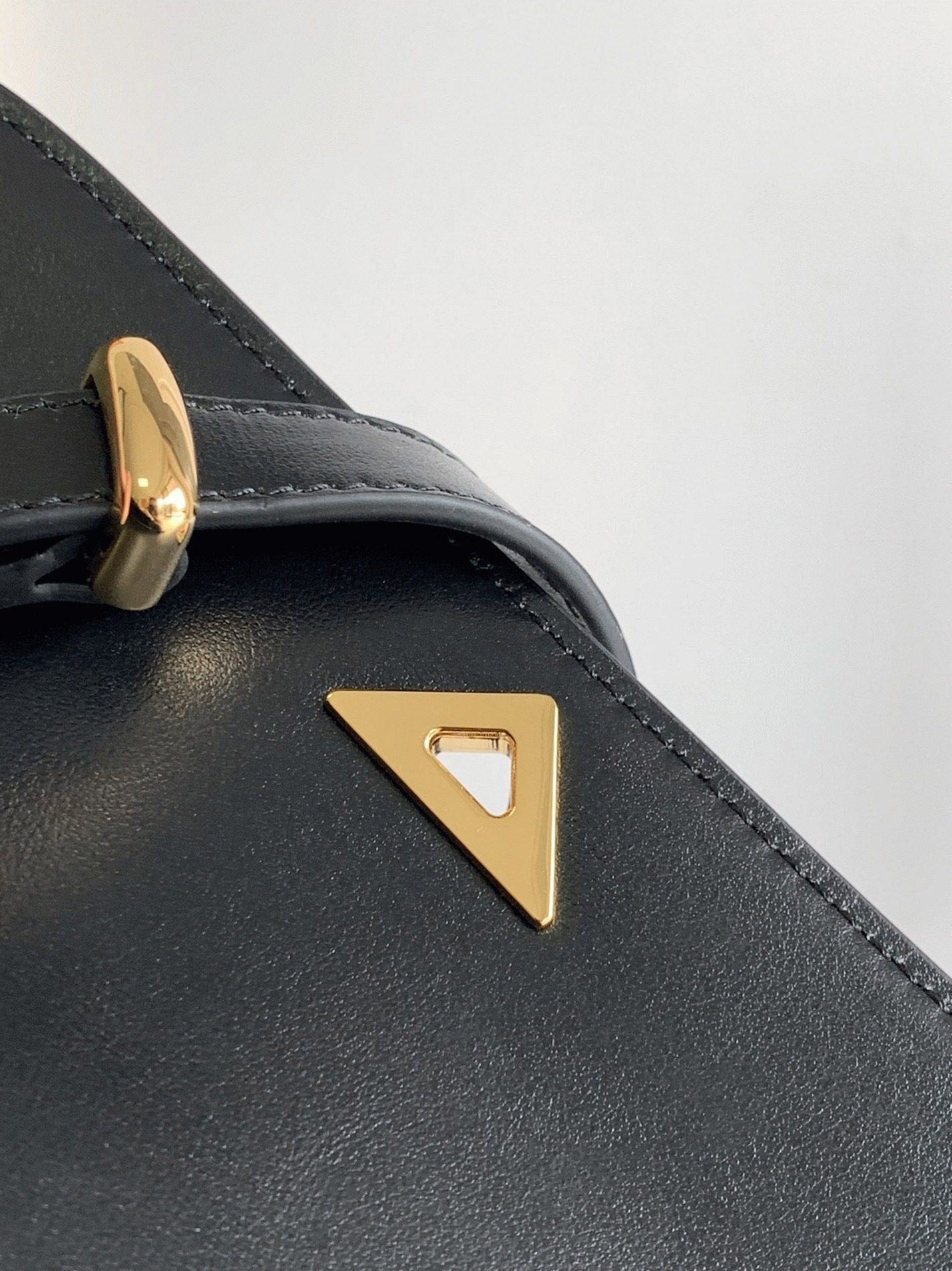 Pra*a Shoulder Bag Replica in Black