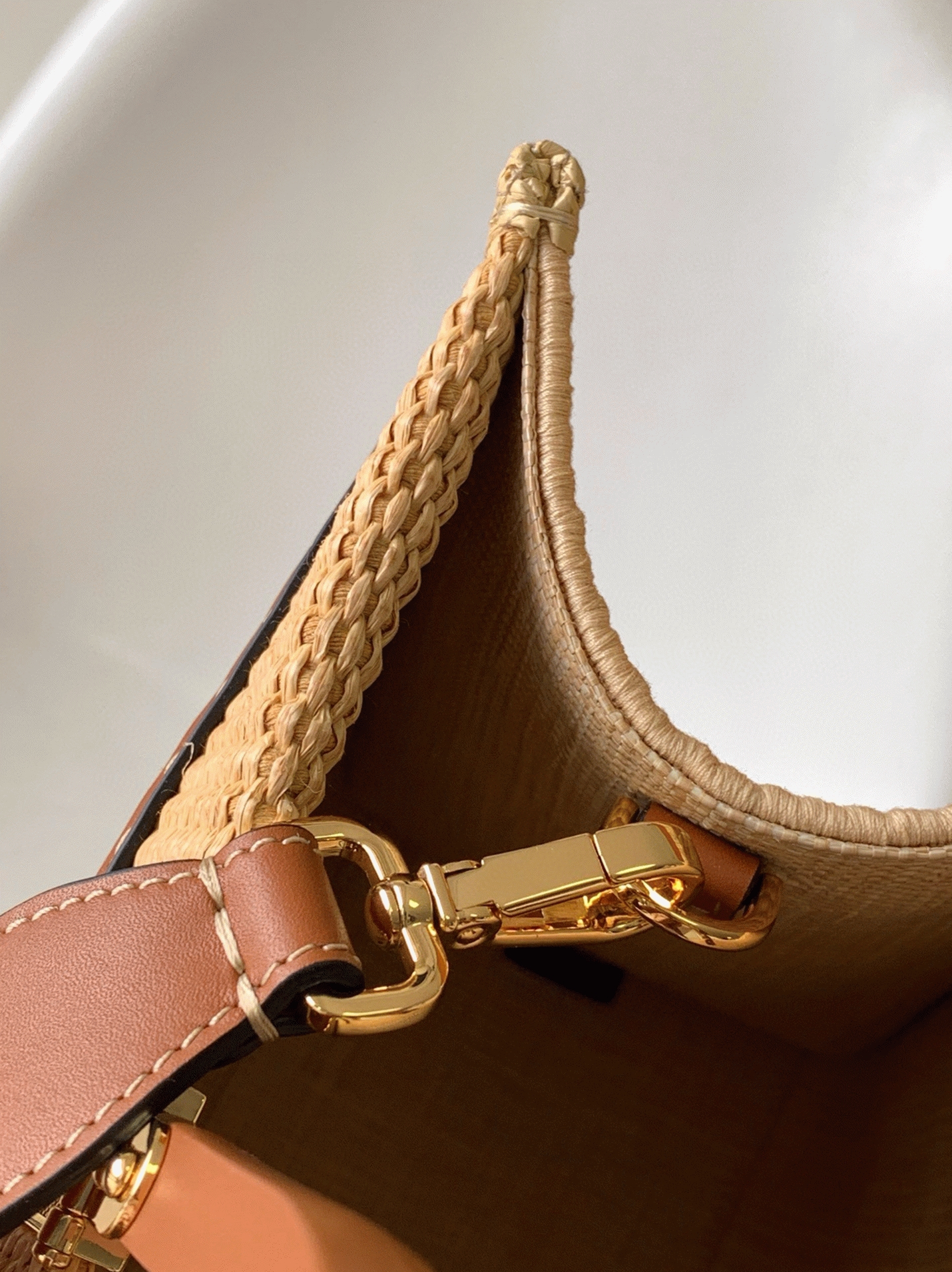Top Quality Replica F**di Sunshine Medium Tote Bag in Natural Straw