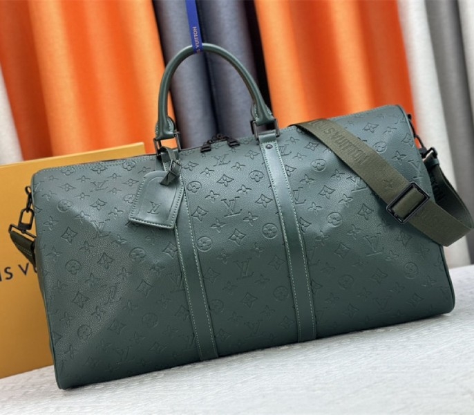 L0vis Vvtt0n Taurillon Leather Keepall Bandouliere 50 In Borneo Green