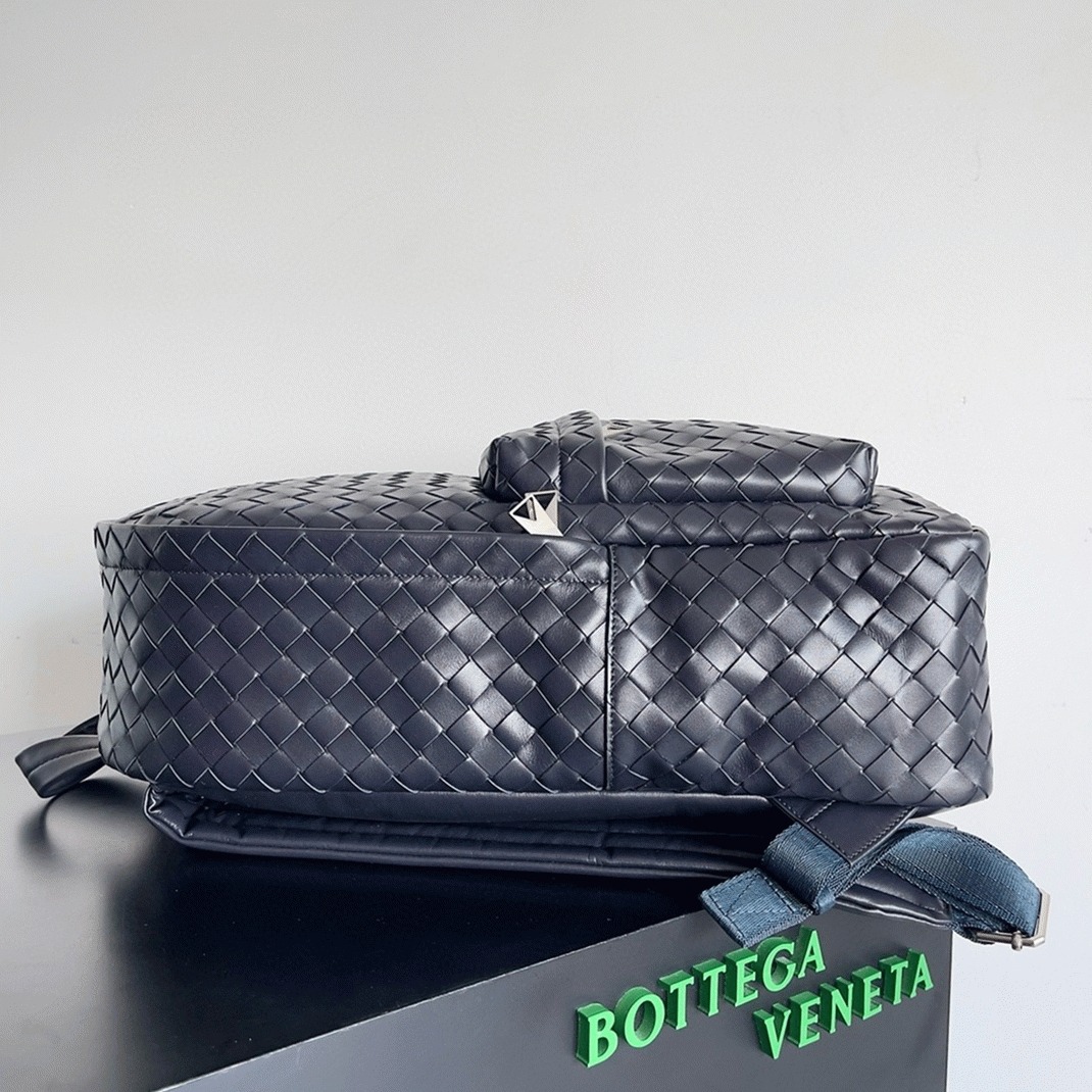 Fake B0tt*ga Ven*ta Medium Backpack Dark Blue