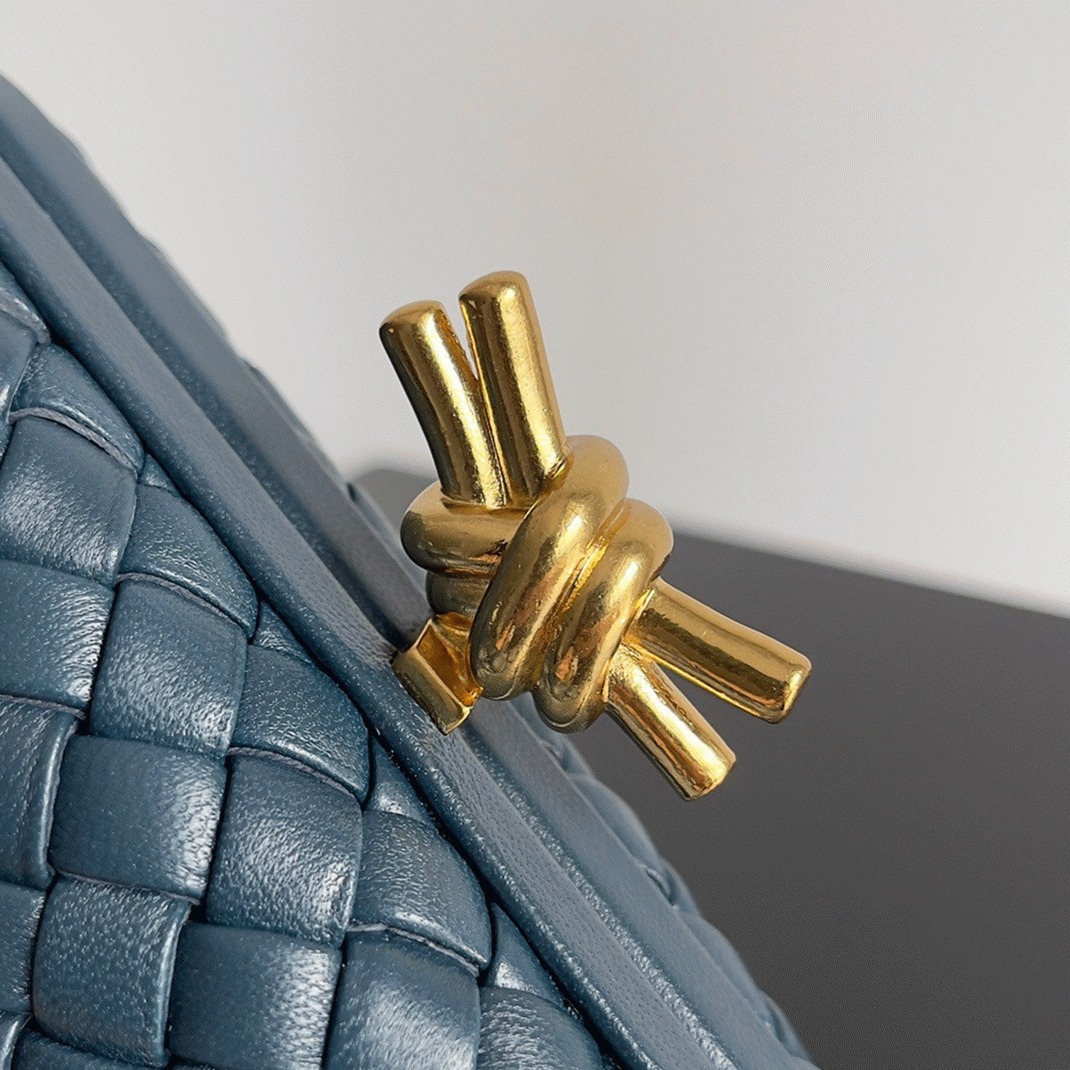 Replica B0tt*ga Ven*ta Knot Minaudiere Clutch Space