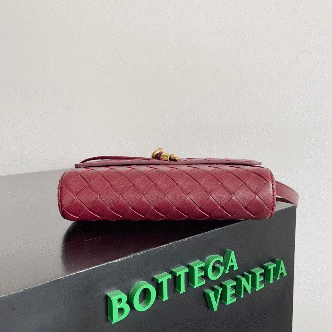 Replica B0tt*ga Ven*ta Mini Andiamo Cross-Body Bag Fondant
