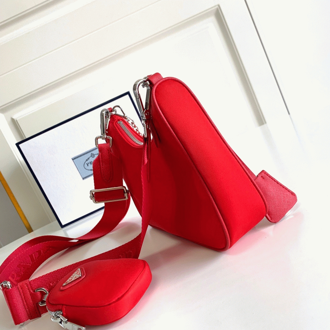 Pra*a Re-Edition Shoulder Bag Replica in Red