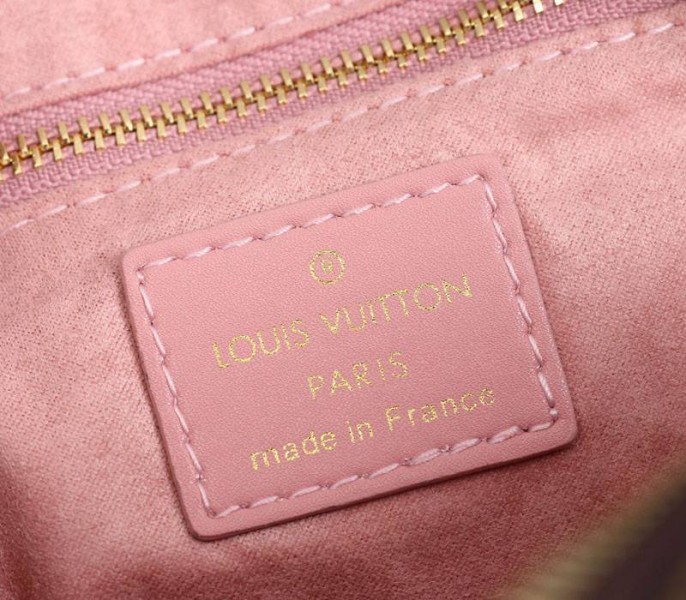 L0vis Vvtt0n Monogram Canvas Petite Malle Souple Handbag In Peche