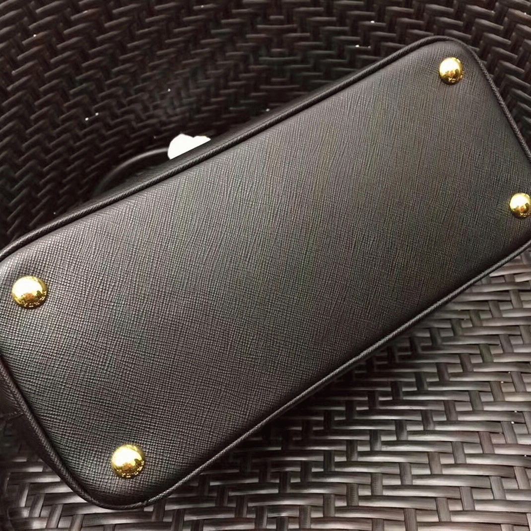 Pra*a Galleria Medium Bag Replica in Black
