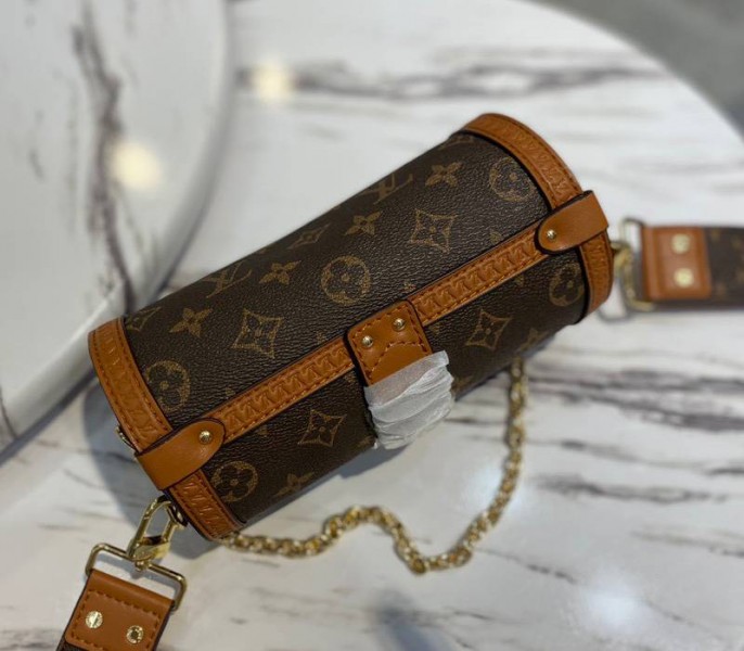 L0vis Vvtt0n Monogram Canvas Papillon Trunk Bag