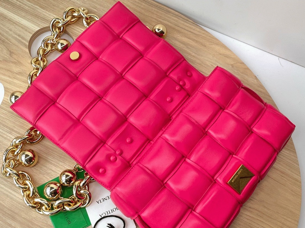 Top Quality Knockoff B0tt*ga Ven*ta Chain Cassette Bag In Lollipop