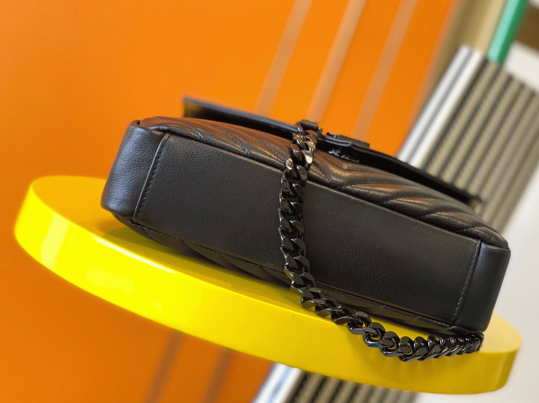 Replica Sa1nt Lau*nt College Medium Chain Bag with Black
