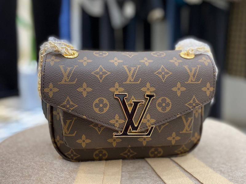 L0vis Vvtt0n Monogram Canvas Passy Bag