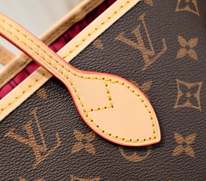 L0vis Vvtt0n Monogram Canvas Neverfull MM Tote In Red