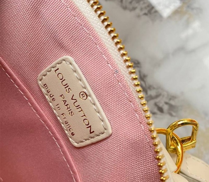 L0vis Vvtt0n Damier Azur Spring 2022 Alma BB Handbag