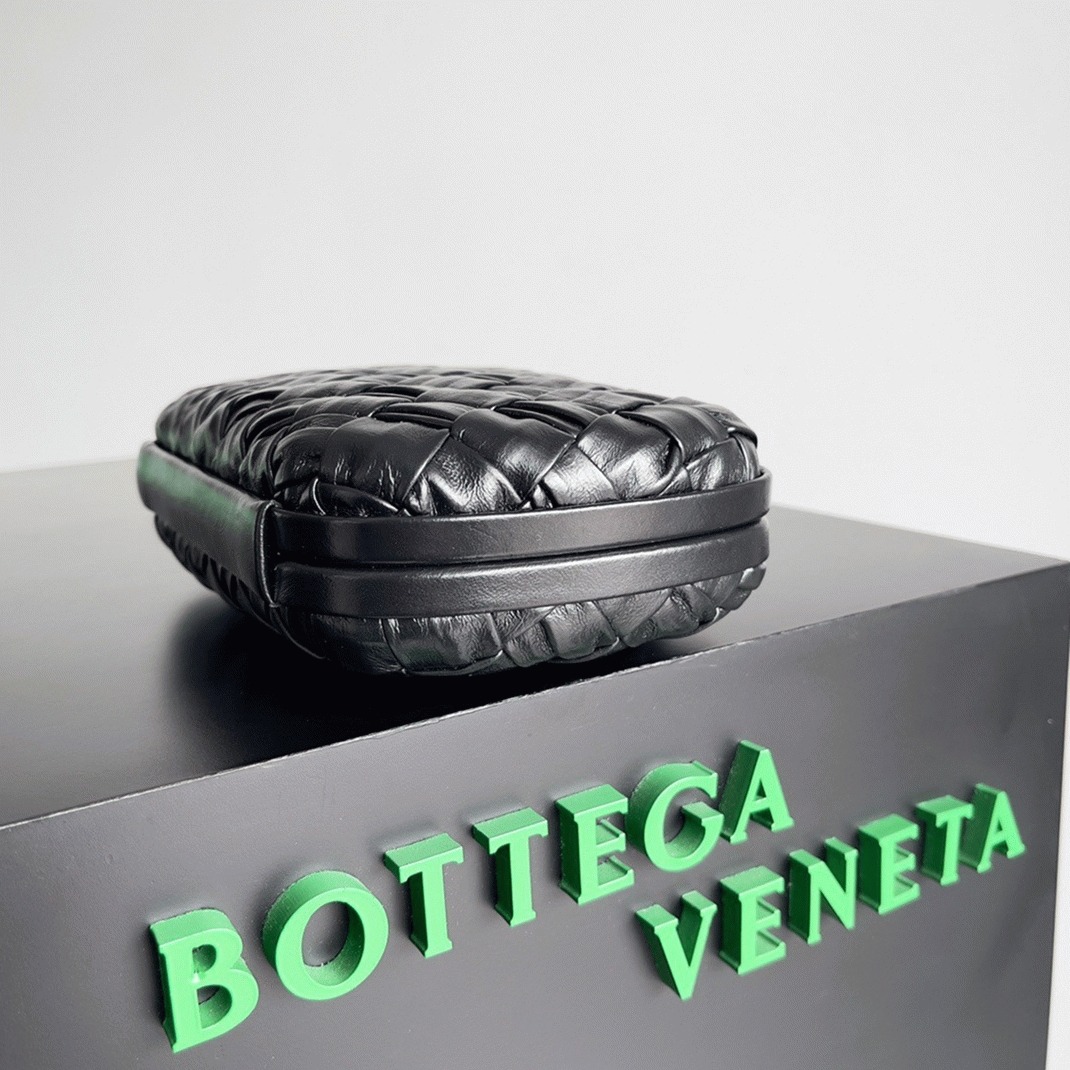Replica B0tt*ga Ven*ta Knot Minaudiere Clutch Black Foulard