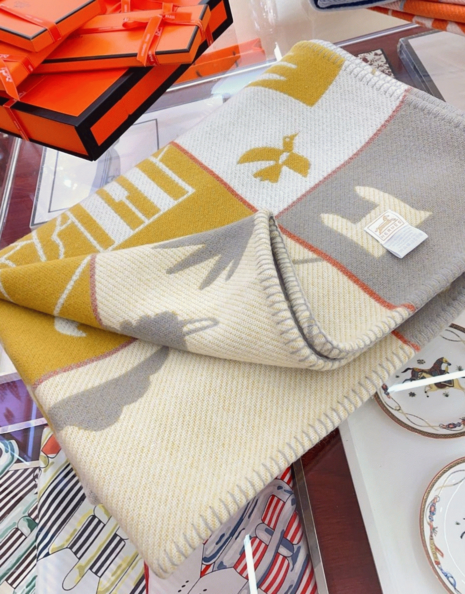Replica H**me5 Avalon Epopee blanket in jaune wool and cashmere