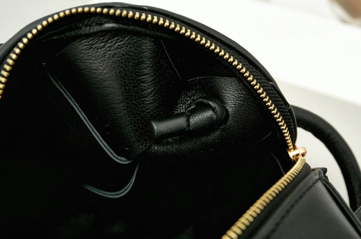 Replica B0tt*ga Ven*ta Mini Cassette Camera Bag Black
