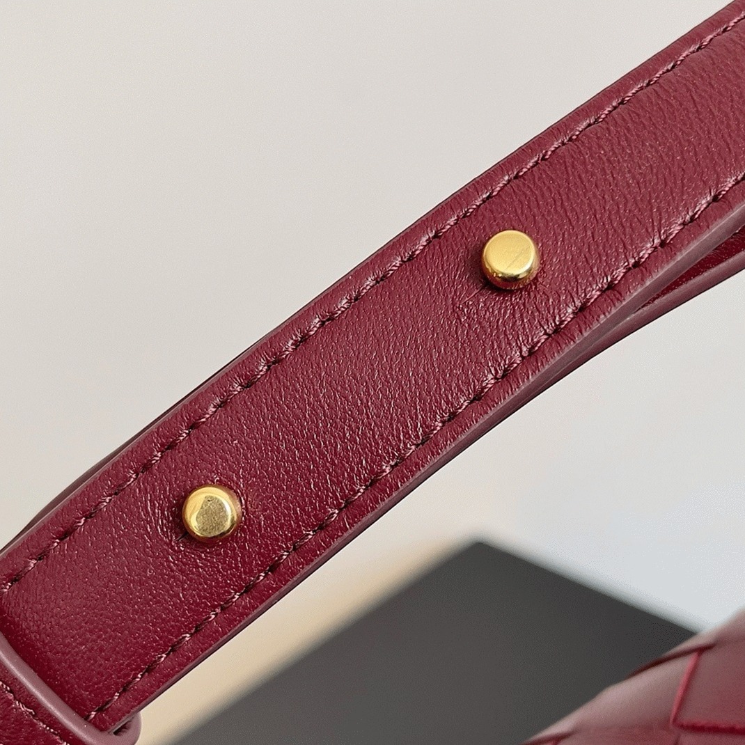 Replica B0tt*ga Ven*ta Mini Andiamo Cross-Body Bag Barolo
