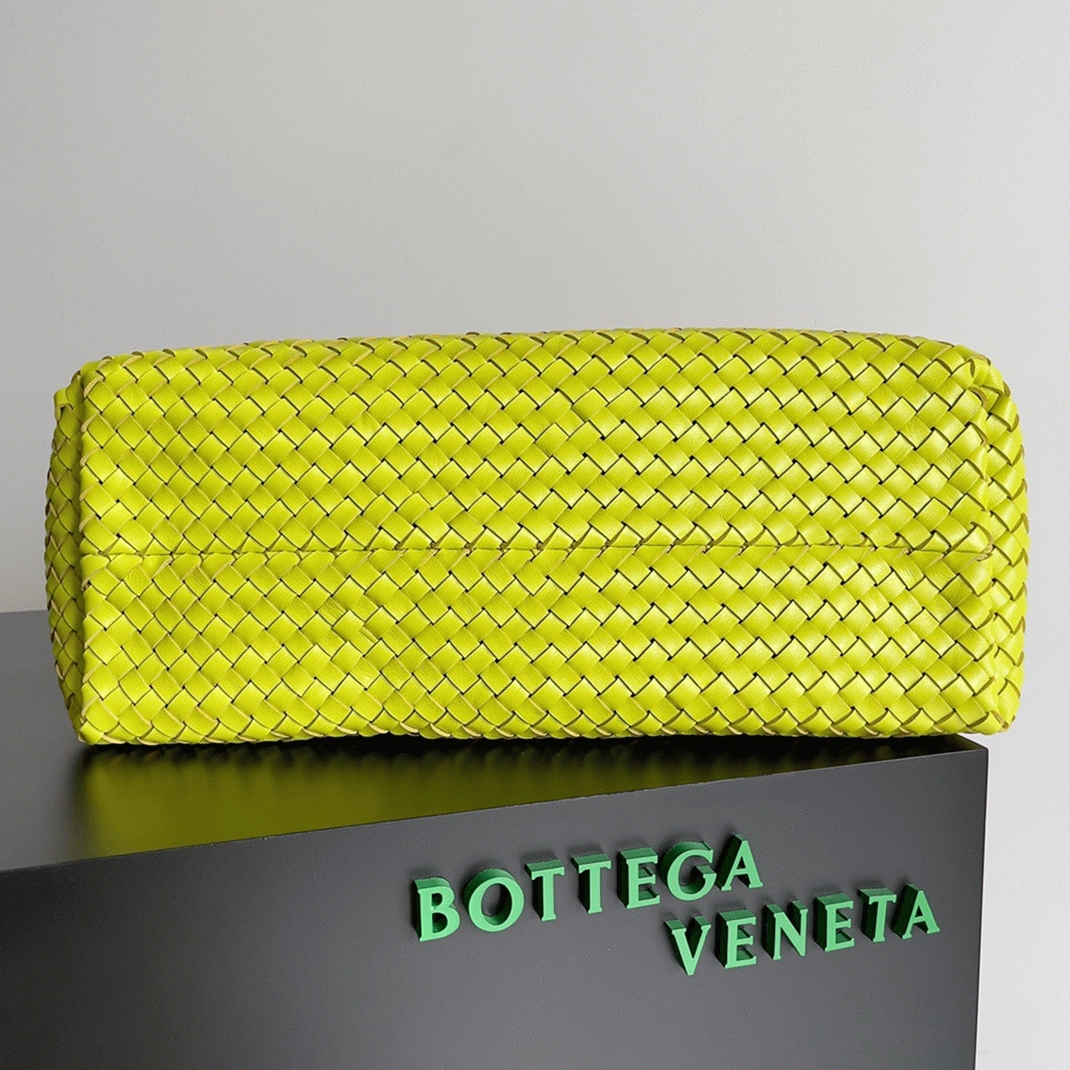 Top Quality Knockoff B0tt*ga Ven*ta Cabat Large Bag In Acid Kiwi Intrecciato Lambskin
