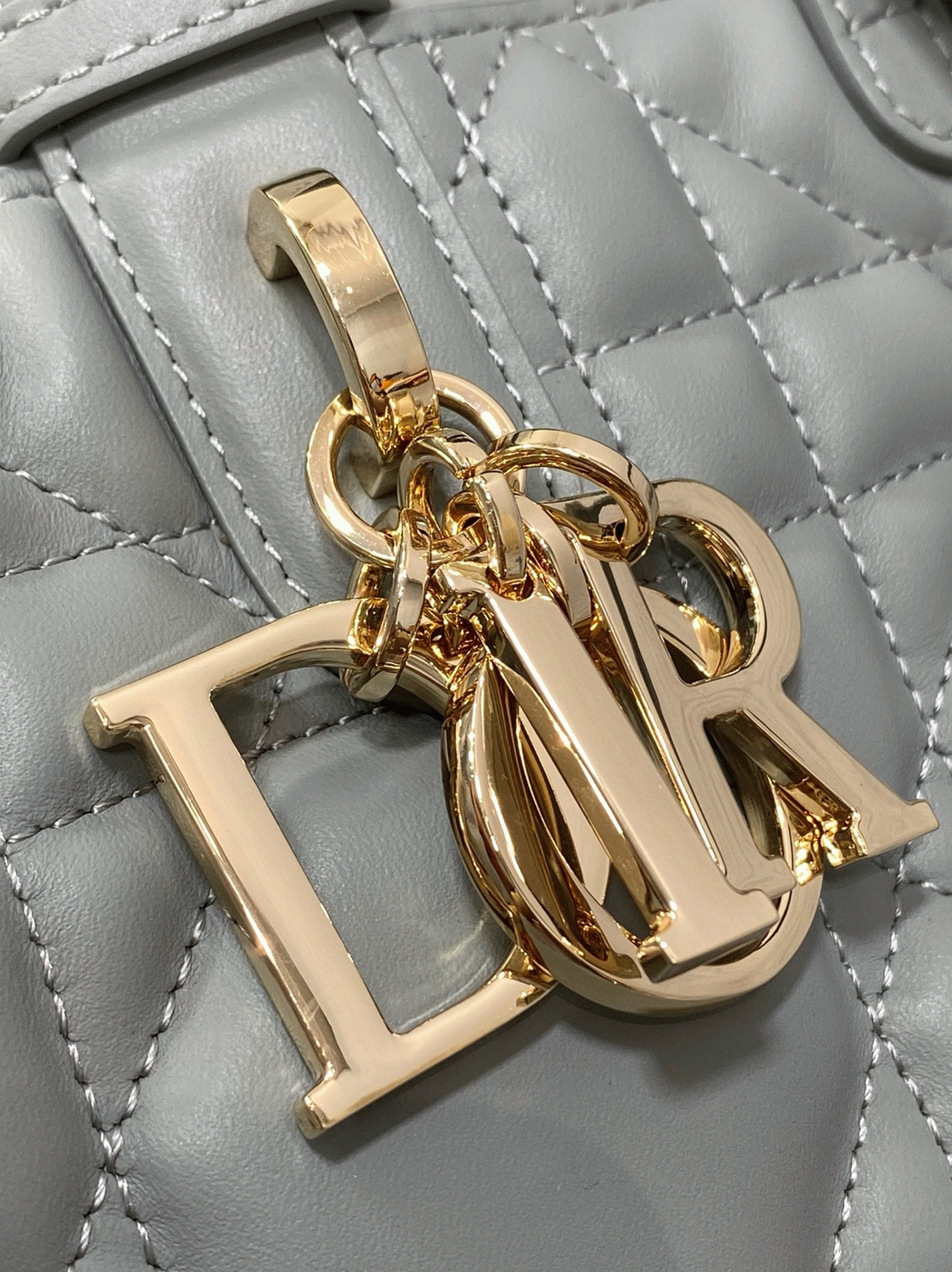 D10r Toujours Medium Bag Faux in Beige Macrocannage Calfskin
