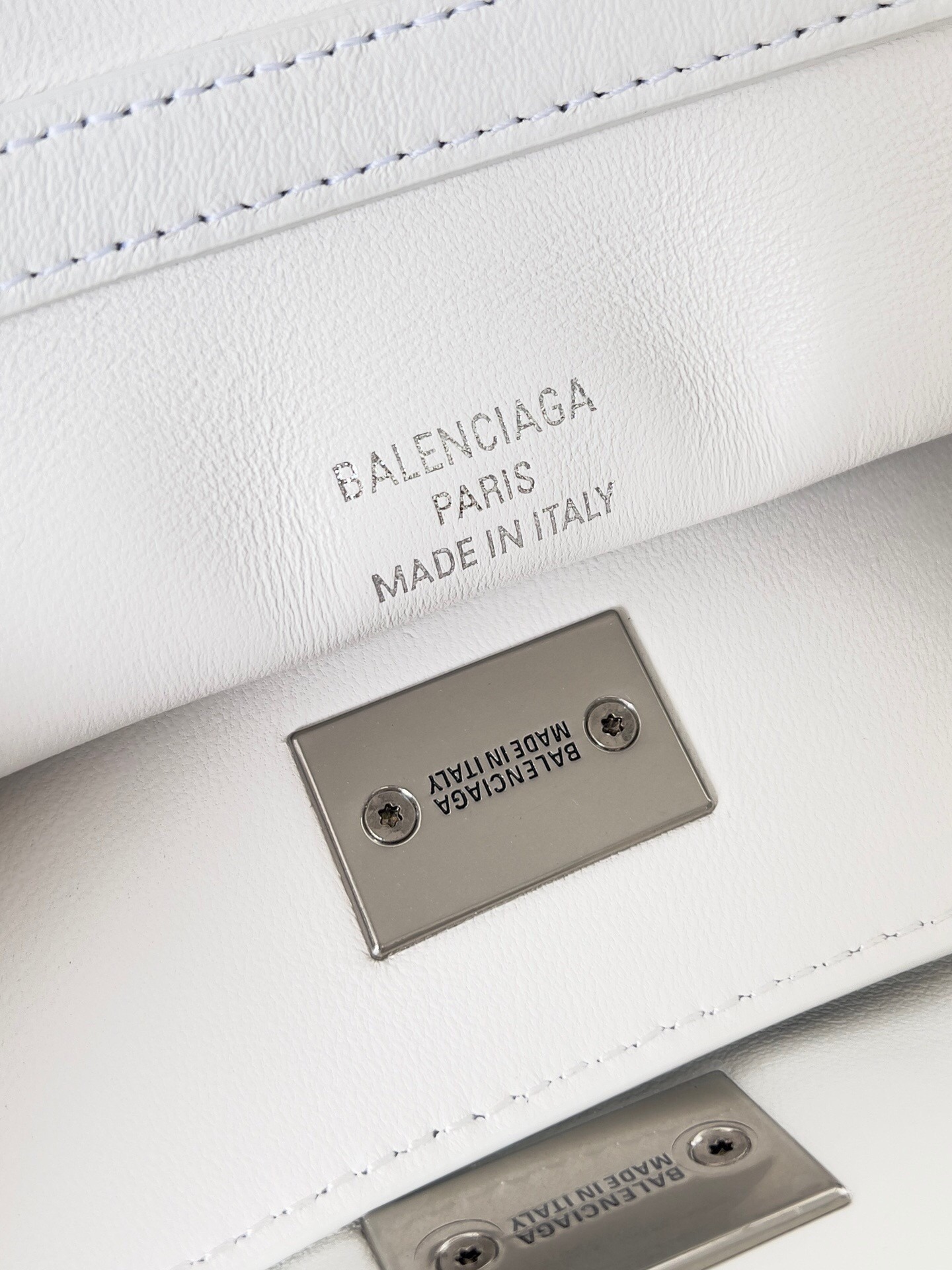Ba1en*iaga White Rodeo Crocodile Embossed Calfskin Replica Large Bag