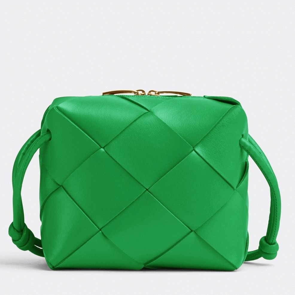 Fake B0tt*ga Ven*ta Mini Cassette Camera Bag Parakeet