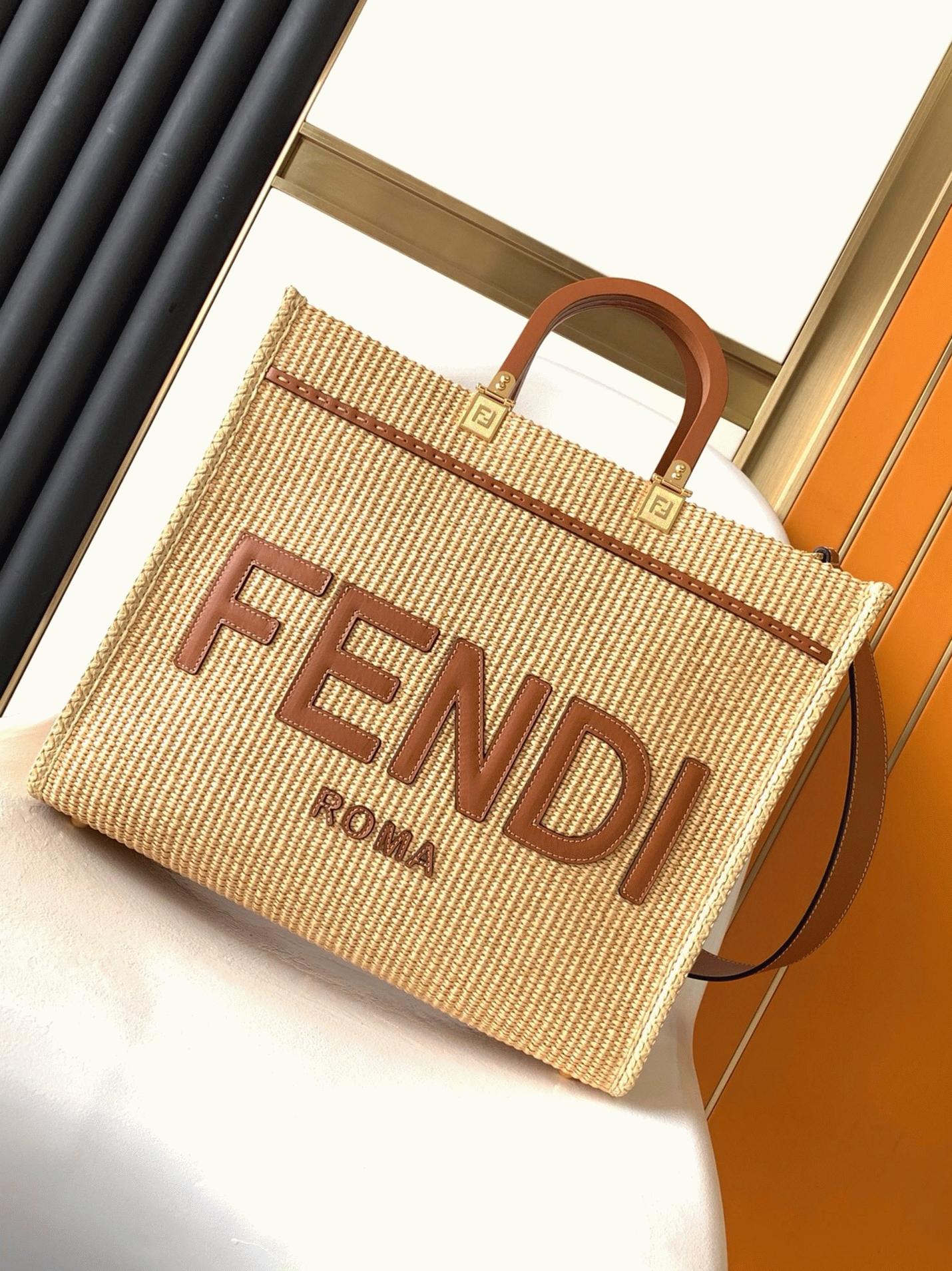 Top Quality Replica F**di Sunshine Medium Tote Bag in Natural Straw