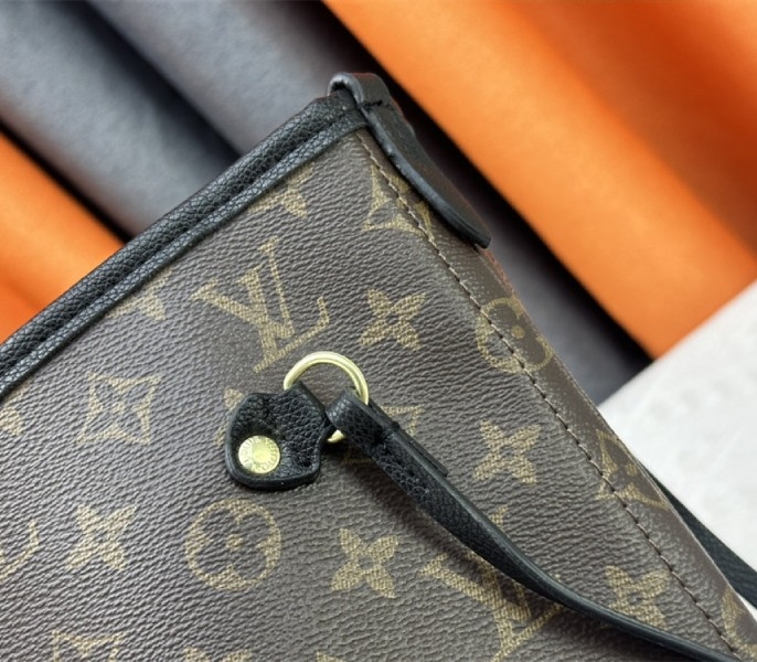 L0vis Vvtt0n Neverfull Bandouliere Inside Out MM Tote In Monogram Canvas And Black Leather