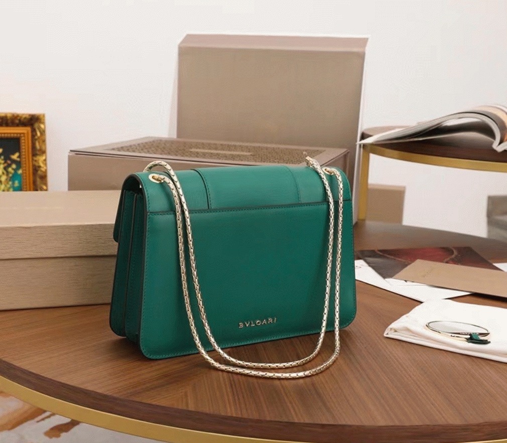 Replica Bv1g*ai Serpenti Forever Medium Shoulder Bag Green Calfskin