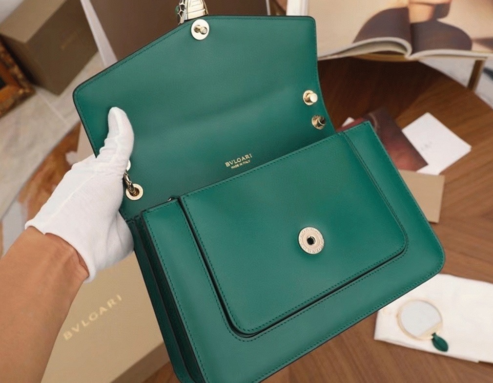 Replica Bv1g*ai Serpenti Forever Medium Shoulder Bag Green Calfskin