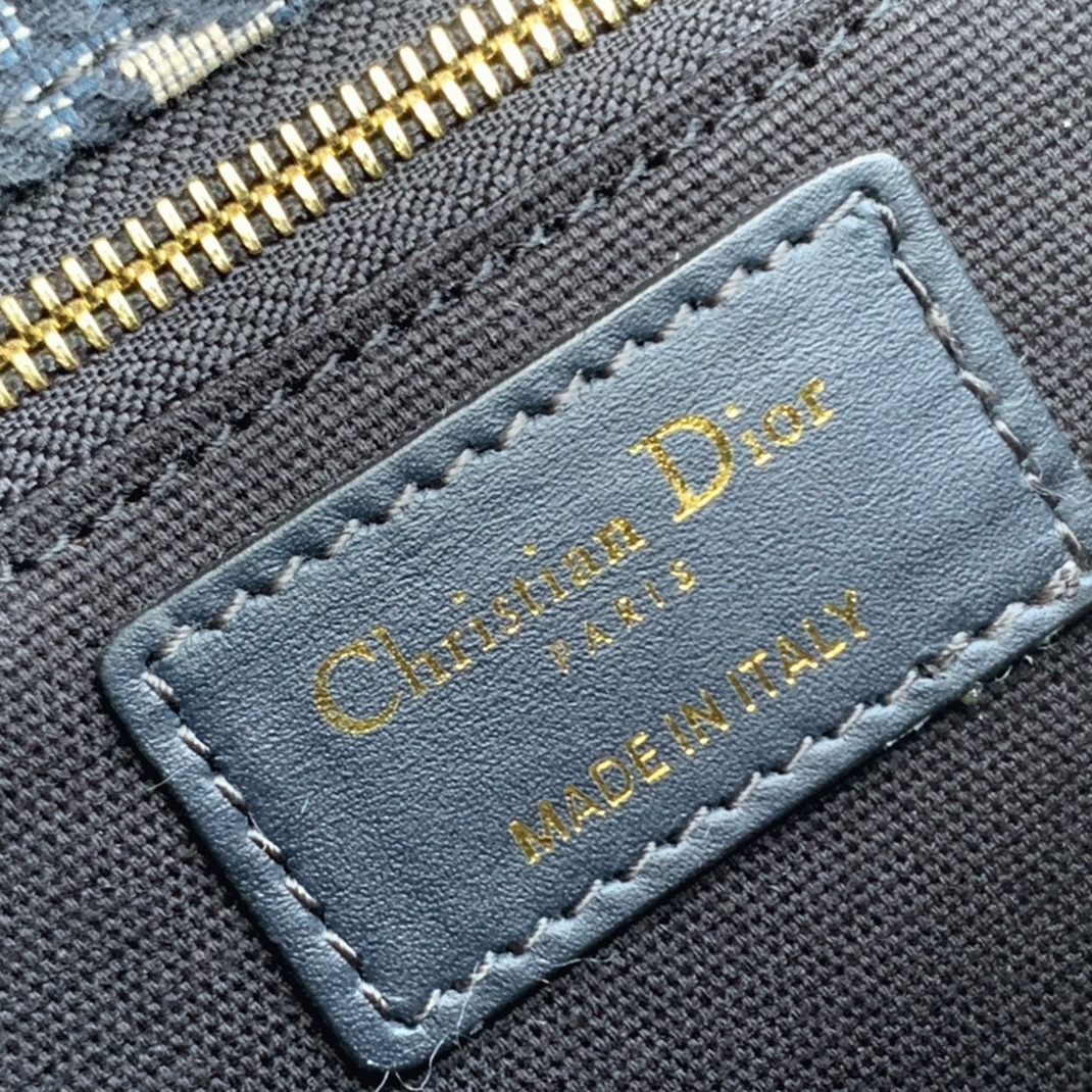 D10r 30 Montaigne Medium Bag Replica in Blue D10r Oblique Jacquard