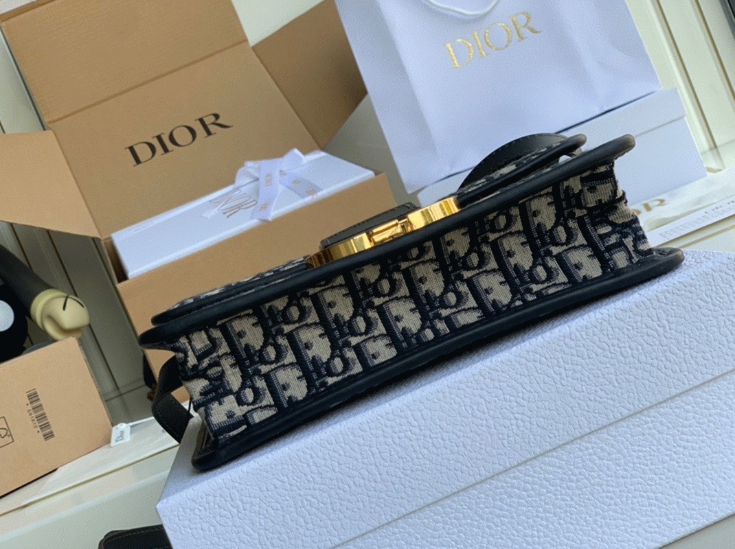 D10r 30 Montaigne Medium Bag Replica in Blue D10r Oblique Jacquard