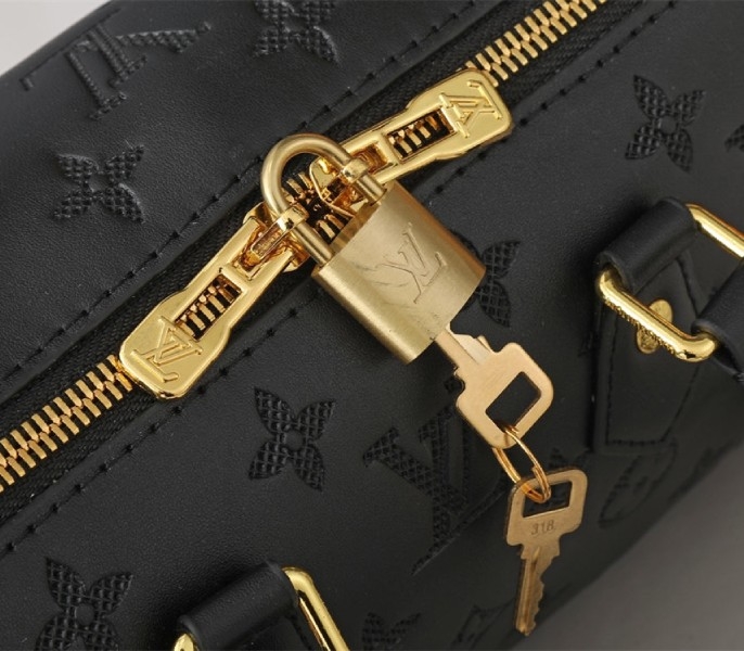 L0vis Vvtt0n Other Leathers Speedy Bandouliere 20 Handbag In Black