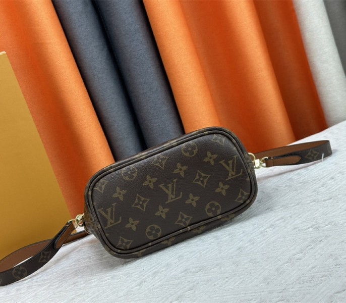 L0vis Vvtt0n Neverfull Bandouliere Inside Out BB Tote In Monogram Canvas And Brown Leather
